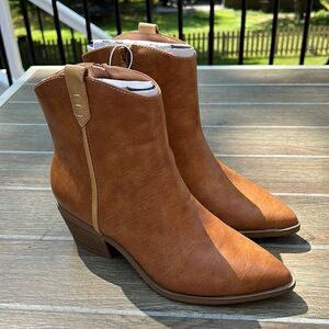 Universal Thread tan‎ brown western cowgirl boots size 6.5 NEW